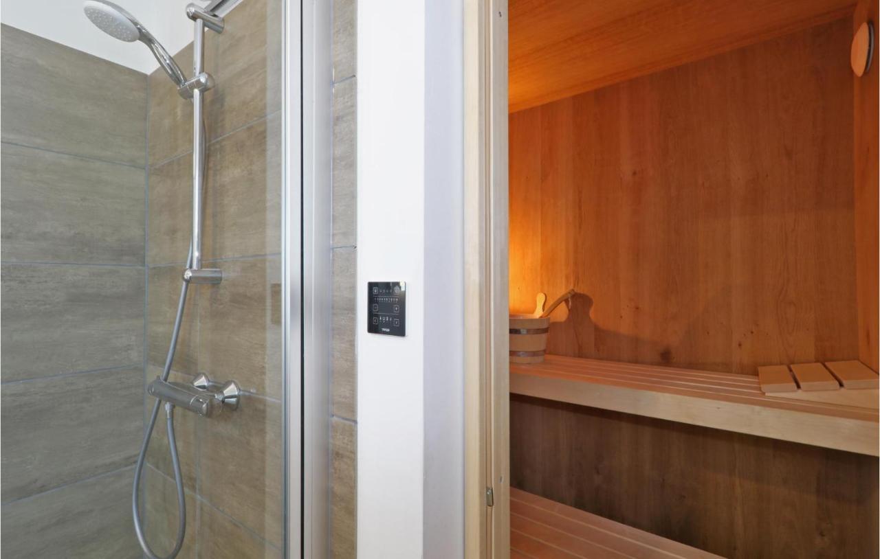 Stunning Home In Lembruch-Duemmer See With Sauna מראה חיצוני תמונה